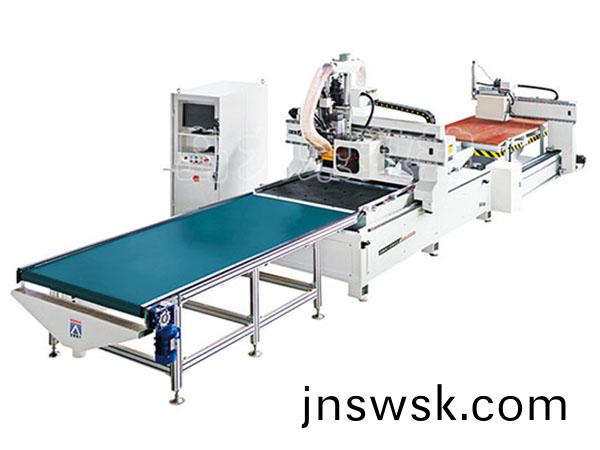 簡析五軸(zhou)加(jia)工(gong)中心(xin)的兩種(zhong)迴(hui)轉(zhuan)軸方式