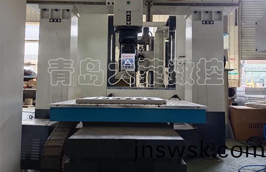 五(wu)軸加(jia)工中心 五(wu)軸(zhou)加(jia)工(gong)中心(xin)