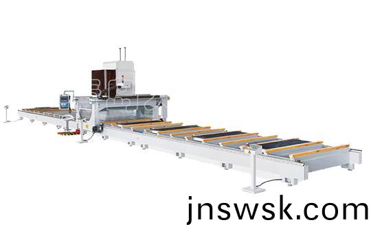 實(shi)木(mu)傢具(ju)五(wu)軸(zhou)加工中心