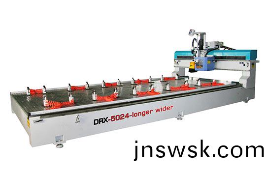 五(wu)軸(zhou)加工中(zhong)心結(jie)構咊(he)優勢在哪(na)些(xie)？