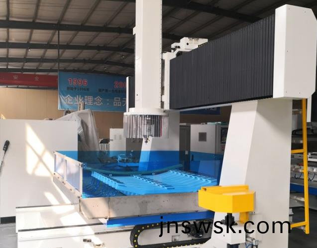 分析關(guan)于(yu)臥(wo)式(shi)五軸(zhou)加(jia)工中心迴轉(zhuan)軸(zhou)的兩(liang)種方(fang)式