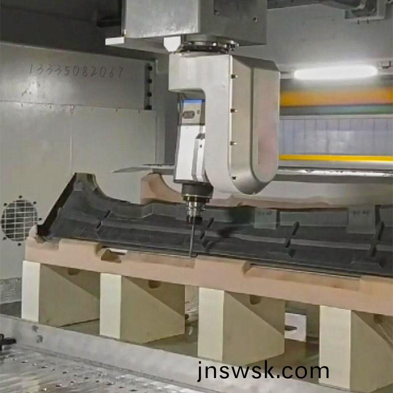 1724390651385354.jpg 五軸(zhou)加工(gong)中(zhong)心(xin)103-790.jpg