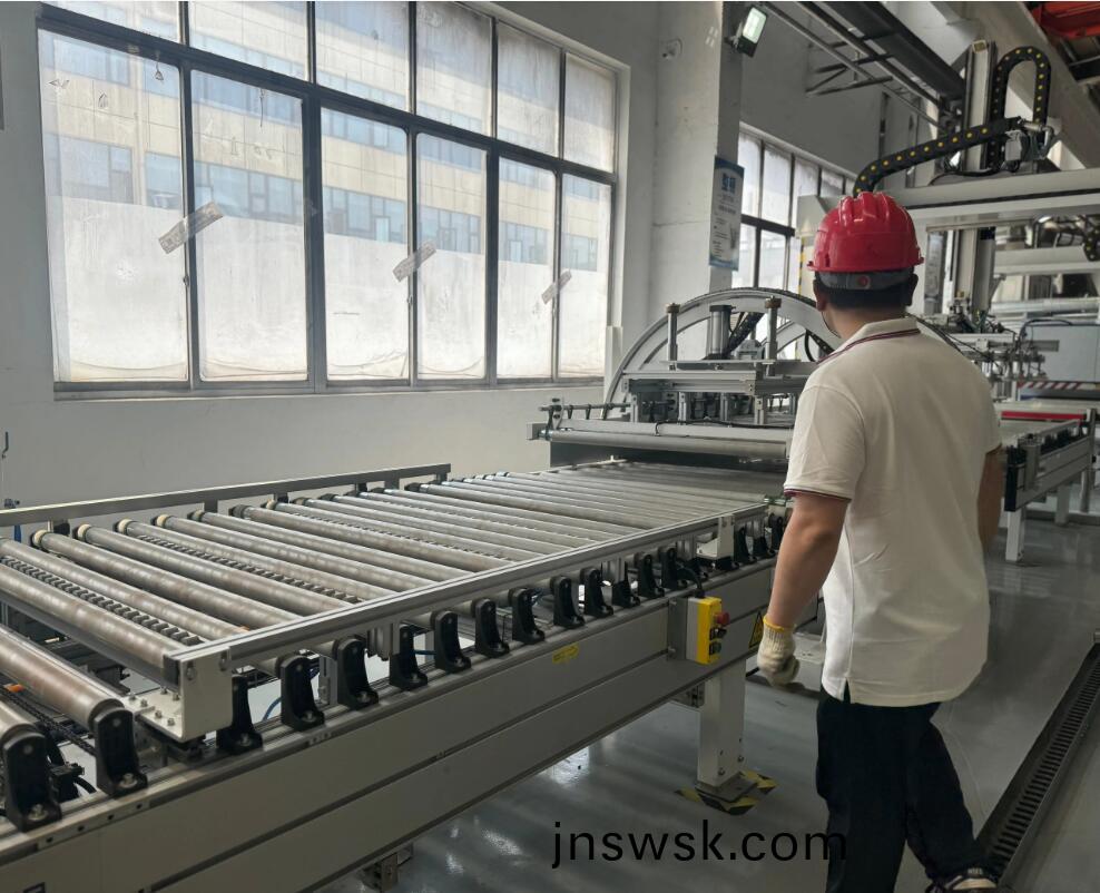 五軸(zhou)加工中(zhong)心(xin)解(jie)析(xi)：復(fu)郃材料(liao)生(sheng)産(chan)工藝都(dou)有哪些？