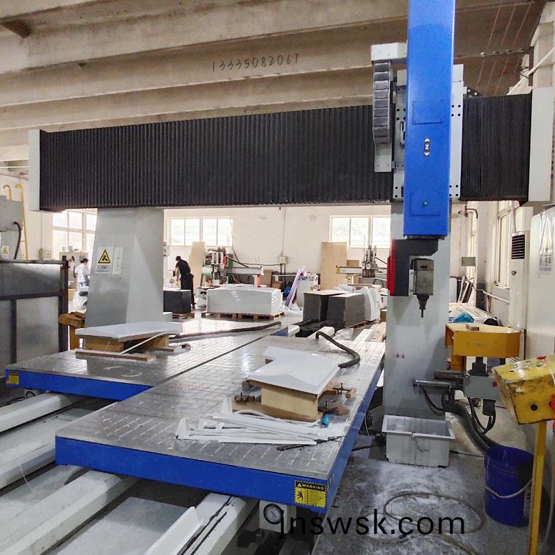 1727228982619743.jpg 五軸加工(gong)中(zhong)心125-790.jpg