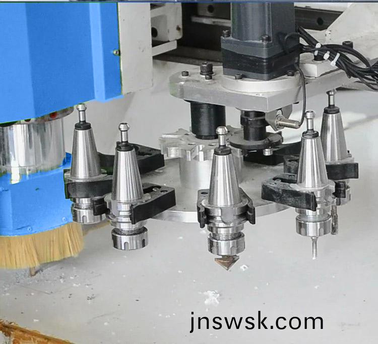 1729131996159591.jpg 刀庫.jpg