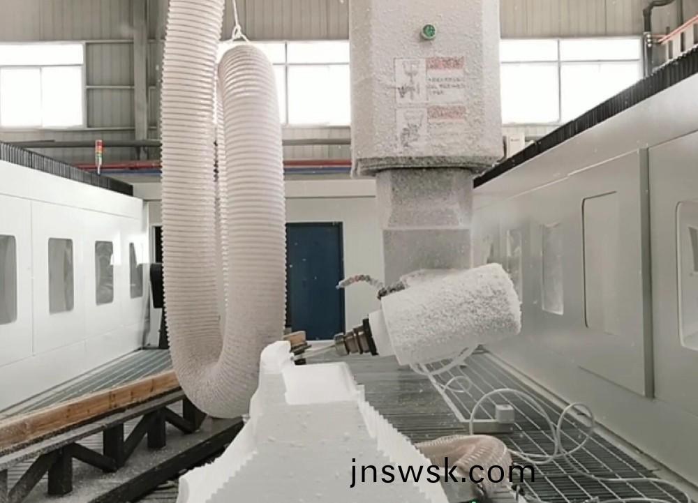 五軸加(jia)工中(zhong)心高精度銑(xian)削 助力PMI材(cai)料(liao)成(cheng)爲(wei)航(hang)空(kong)界覈心(xin)復(fu)材(cai)