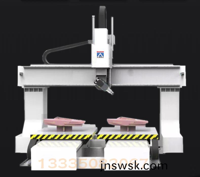 1733812683977262.jpg 五軸(zhou)聯(lian)動加(jia)工(gong)中心_02.jpg