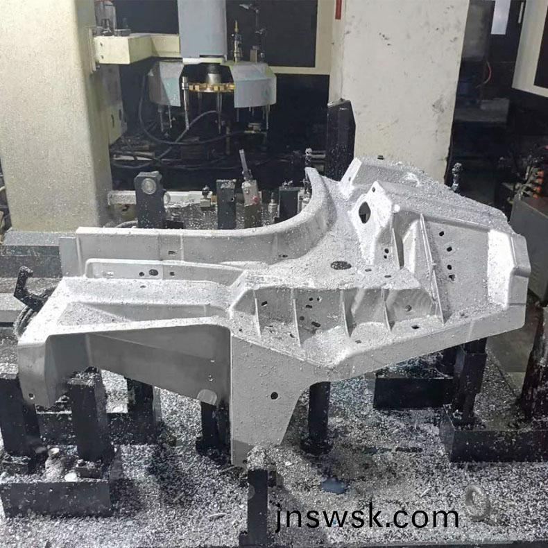 1735109387135001.jpg 鋁(lv)型(xing)材(cai)加工中心(xin)6.jpg