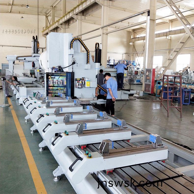 1735109395456723.jpg 鋁(lv)型(xing)材加工中(zhong)心(xin)3.jpg