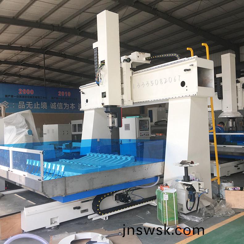 1735869612106931.jpg 五(wu)軸(zhou)加工中心41-790.jpg