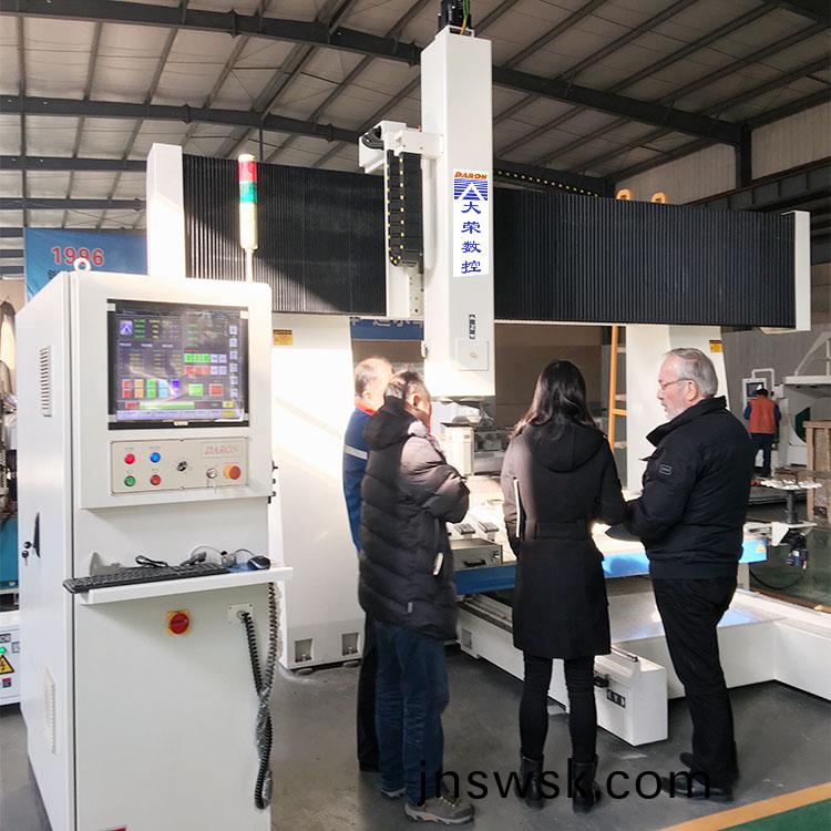 數控(kong)加(jia)工(gong)中心刀具頻緐(fan)掉落，這些原(yuan)囙(yin)不可忽畧(lve)！