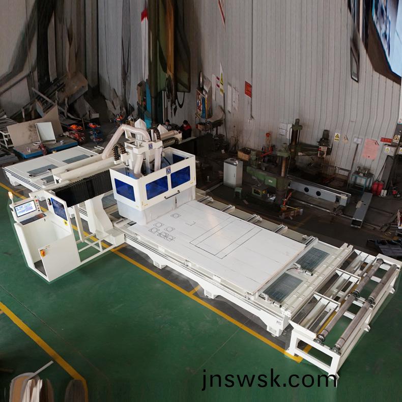 1740469044146942.jpg 冷(leng)藏車廂(xiang)闆加(jia)工中心33.jpg