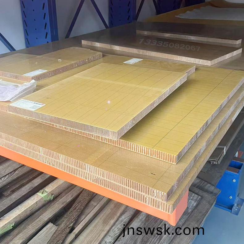 1741577381129918.jpg 五(wu)軸(zhou)加工中(zhong)心(xin)166-790.jpg