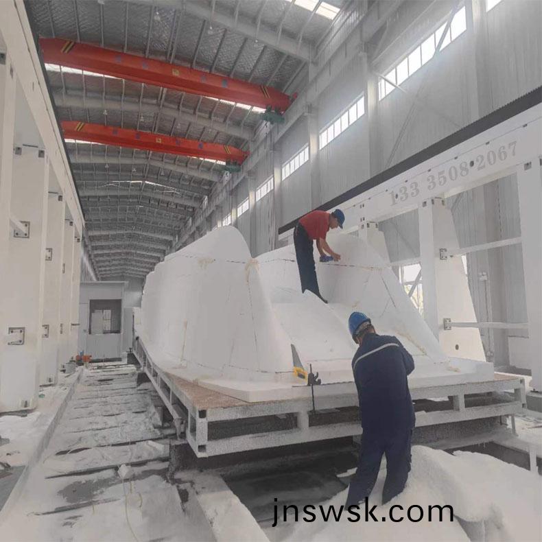 1745199965114427.jpg 五(wu)軸(zhou)加(jia)工(gong)中心67-790.jpg