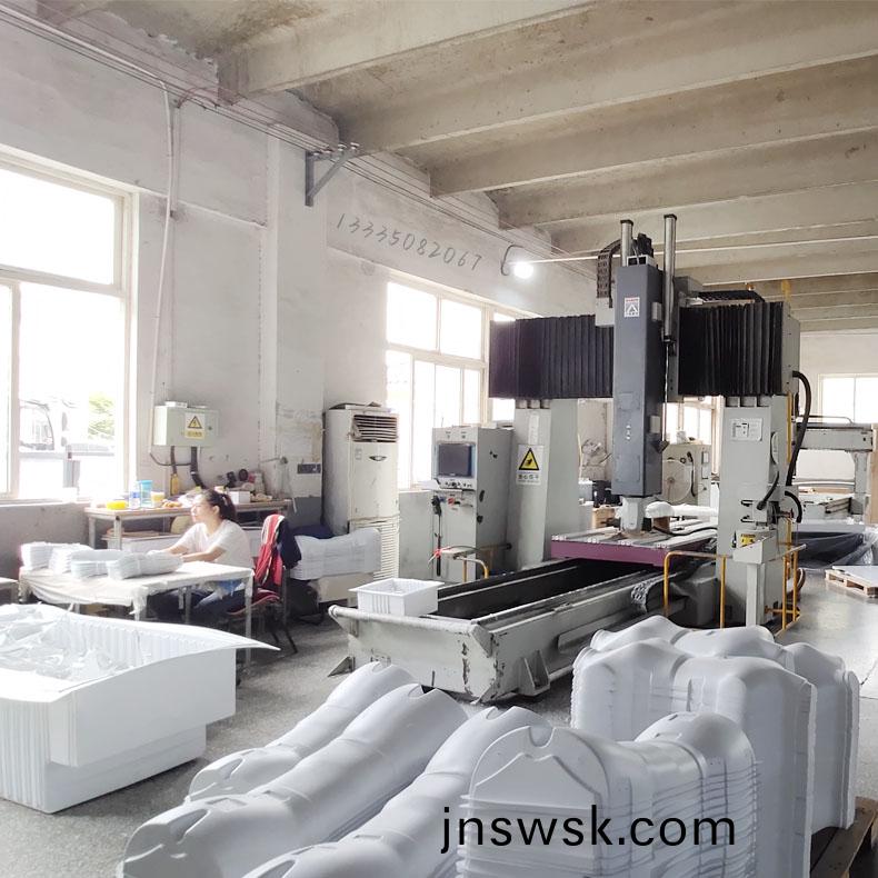 1747015602135501.jpg 1厚(hou)片(pian)吸塑(su)件(jian)五軸加(jia)工(gong)中(zhong)心5.jpg