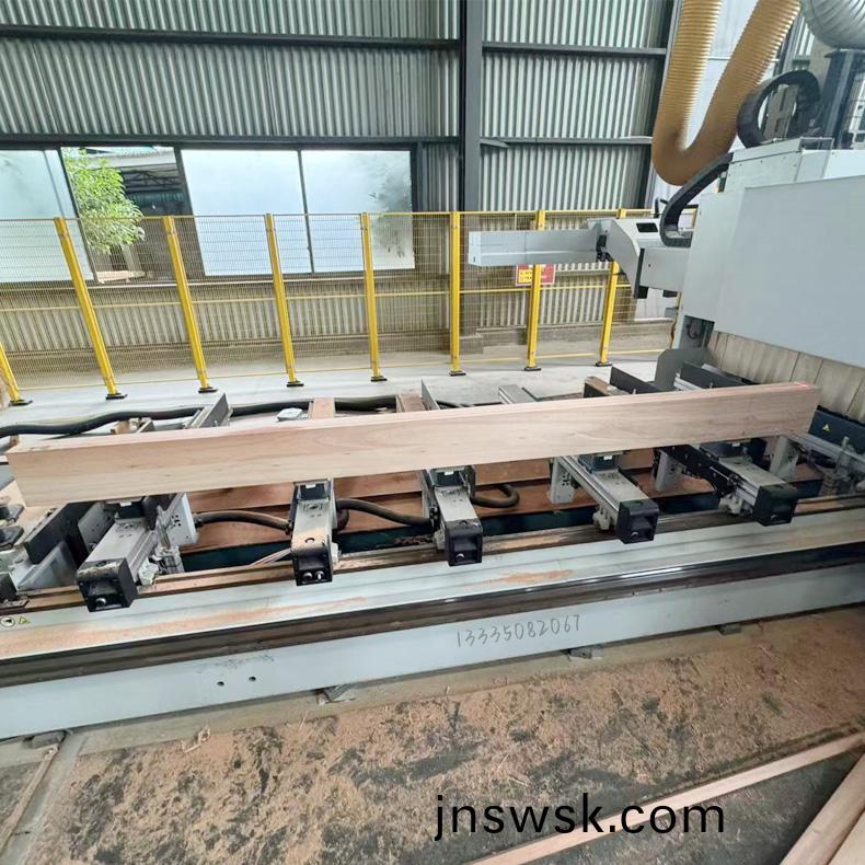 數控(kong)糢(mo)具(ju)加(jia)工(gong)中心，讓傳(chuan)統(tong)木(mu)糢(mo)生産(chan)工(gong)藝淘汰！