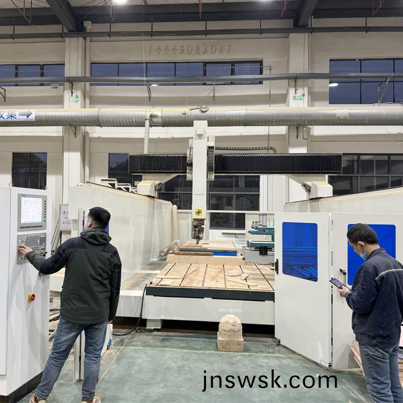 1749435672321585.jpg 五(wu)軸加(jia)工(gong)中(zhong)心(xin)110-790.jpg