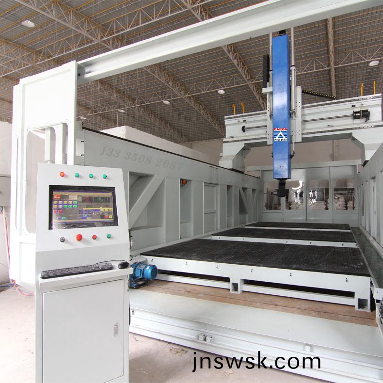 1749781791688354.jpg 五(wu)軸(zhou)加(jia)工中心(xin)74-790.jpg