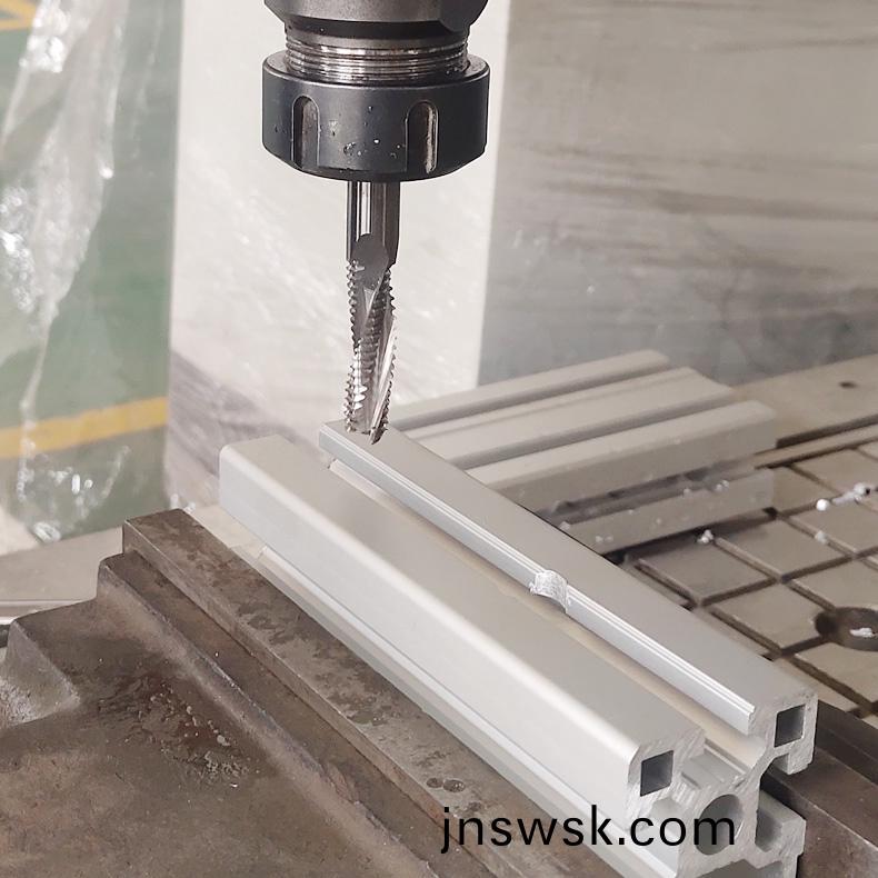 1755139538257080.jpg 鋁型(xing)材(cai)加工中(zhong)心(xin)27.jpg