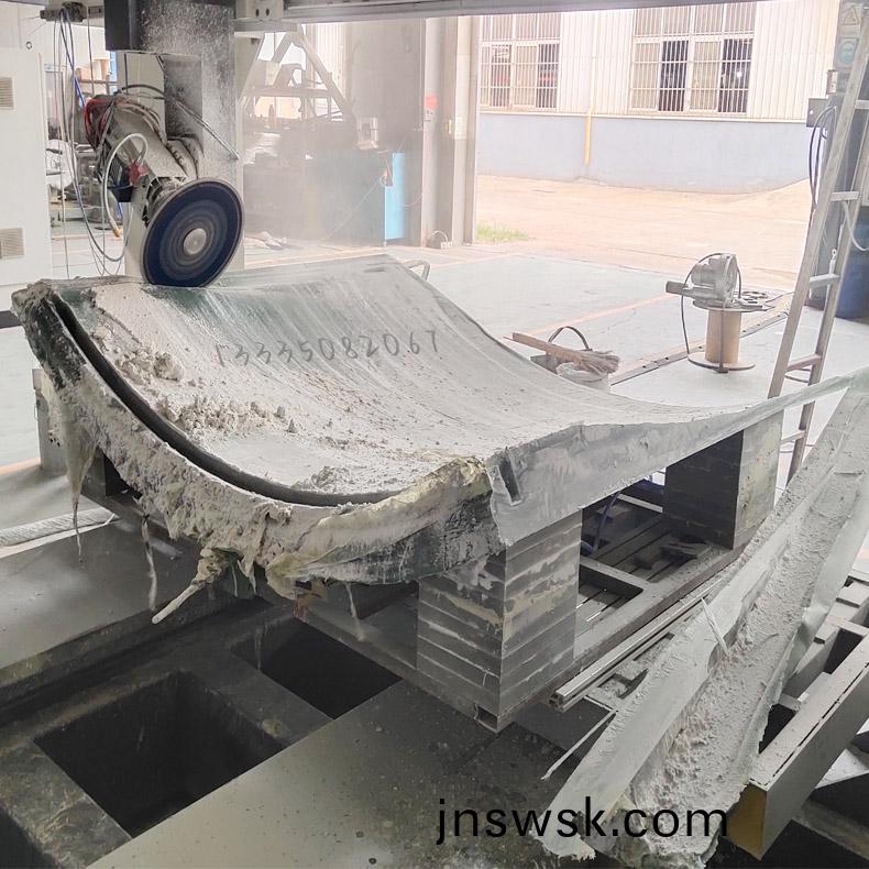 1756175174136210.jpg 五軸(zhou)加工(gong)中(zhong)心79-790.jpg