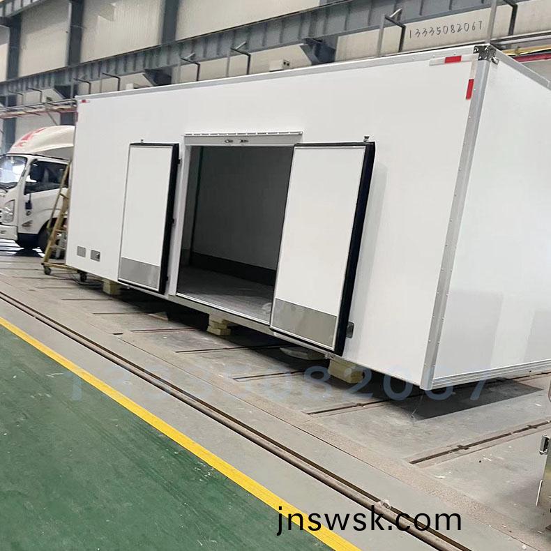 1756692218986957.jpg 冷(leng)藏(cang)車廂闆加工(gong)中心(xin)18.jpg