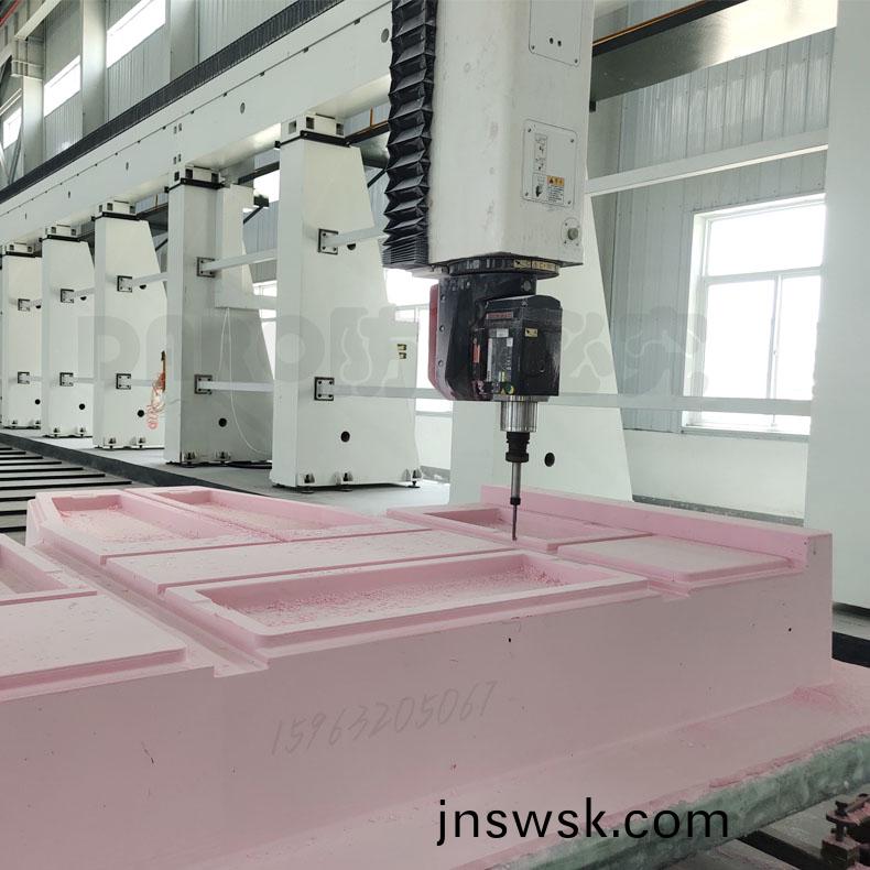 1757985169104509.jpg 五軸加(jia)工(gong)中(zhong)心246-790.jpg