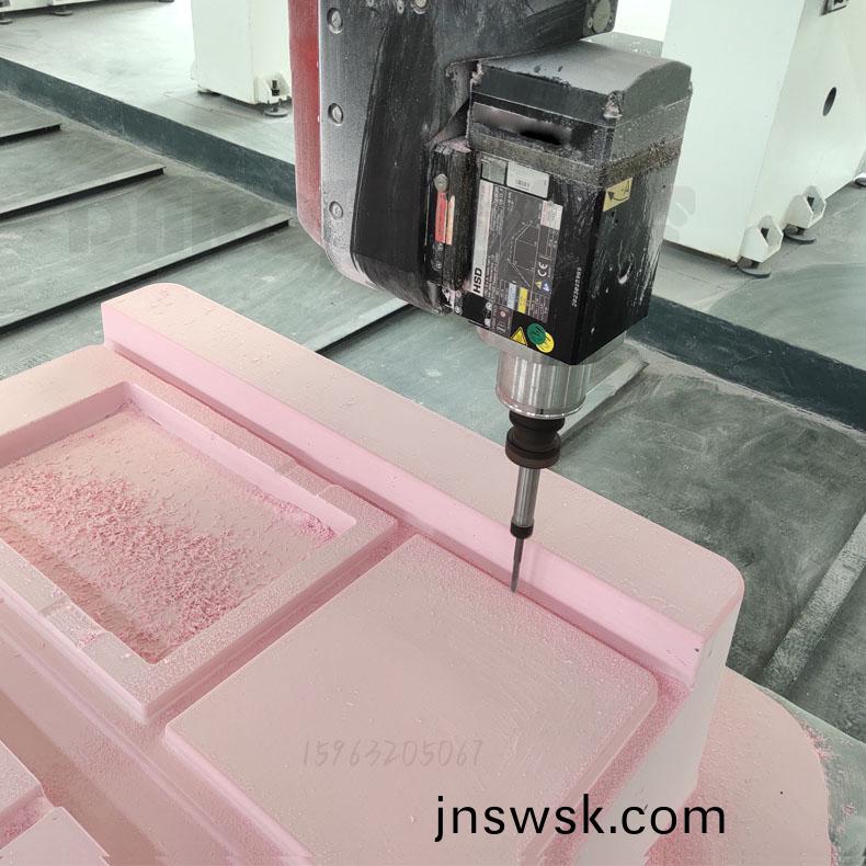 1759979923900759.jpg 五(wu)軸(zhou)加工(gong)中心(xin)247-790.jpg