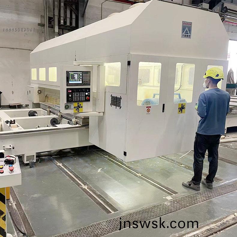 1762241276114850.jpg 冷藏車(che)廂闆加工(gong)中心15.jpg