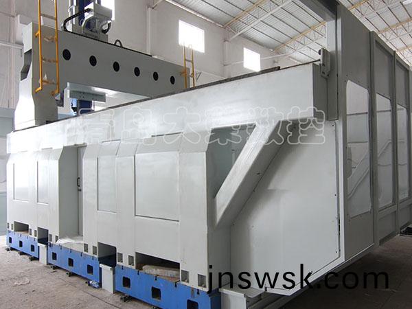 五軸(zhou)加(jia)工(gong)中心(xin)